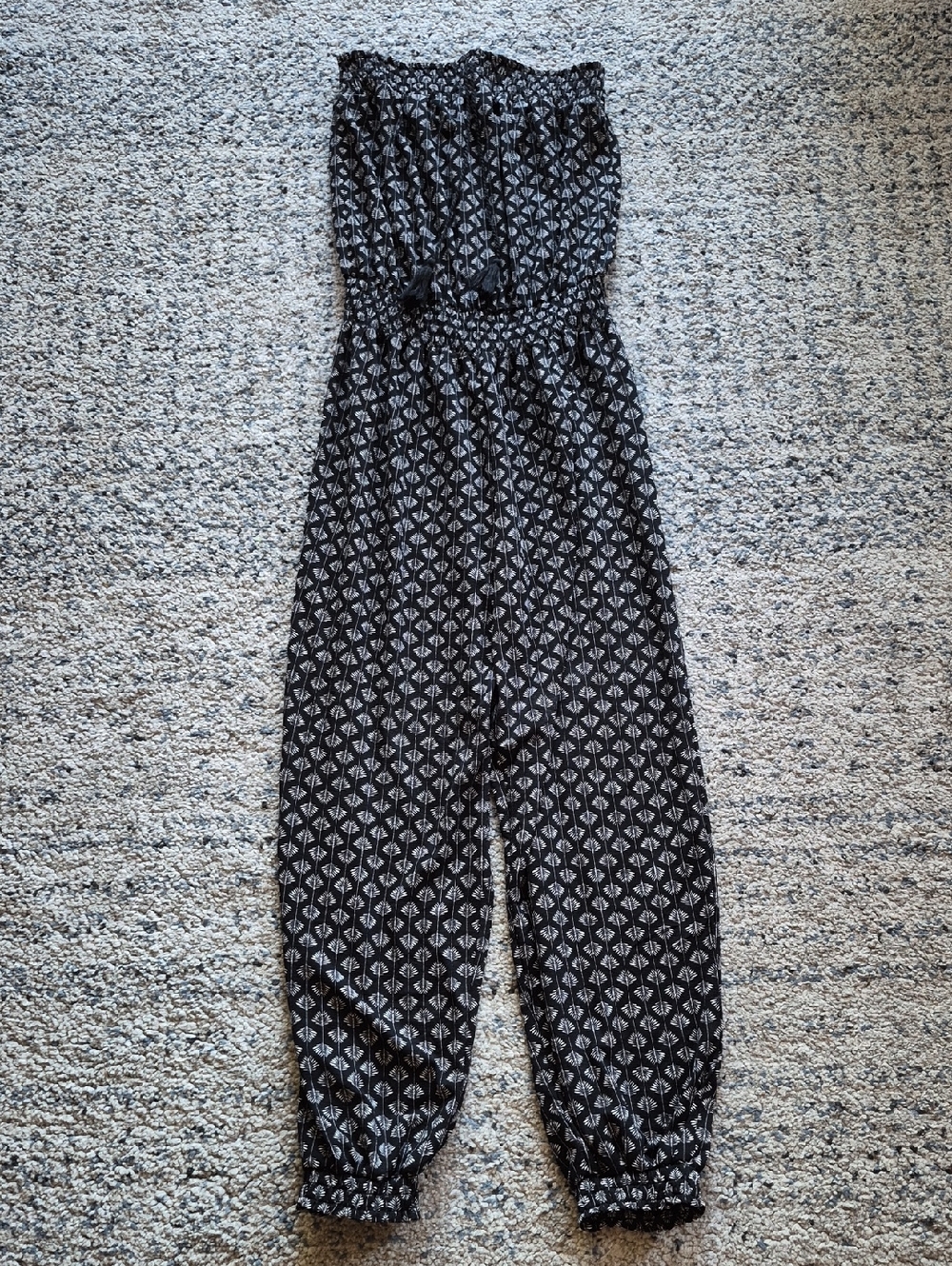 La Vie En Rose Black and White Strapless Printed Jumpsuit